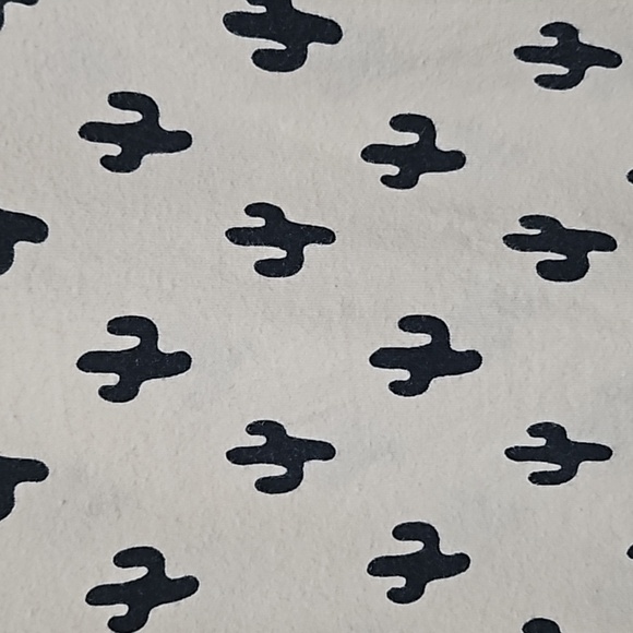 ✨️Cute Forever21 Allover Cactus Short Sleeve Crop Top Size Small - Picture 2 of 6